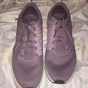 Nike duration racer shoes